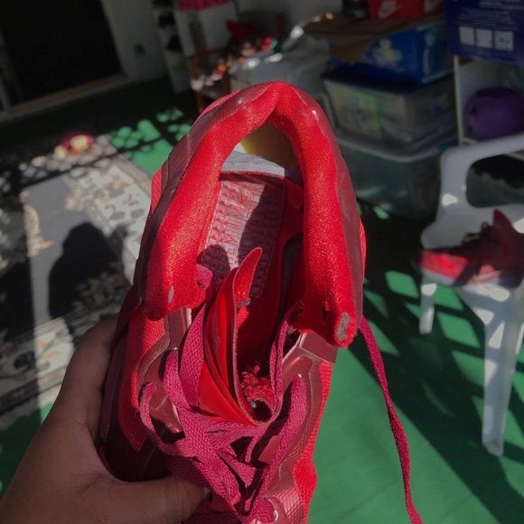 red and maroon Nike hyperfusion - Picture 3 of 5